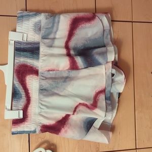 Step up short gorgeous maroon and dark blue pattern. 3" inseam